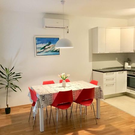 Antonijas Sunny Apartment Макарська Екстер'єр фото