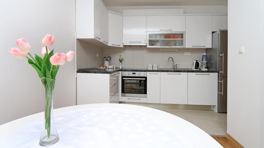 Antonijas Sunny Apartment Макарська Екстер'єр фото