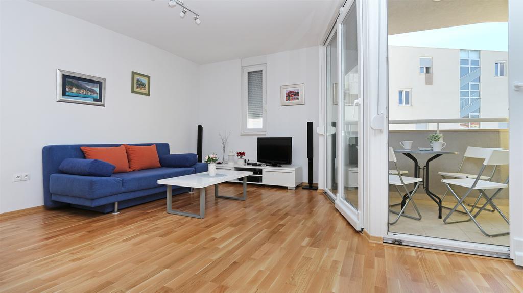 Antonijas Sunny Apartment Макарська Екстер'єр фото