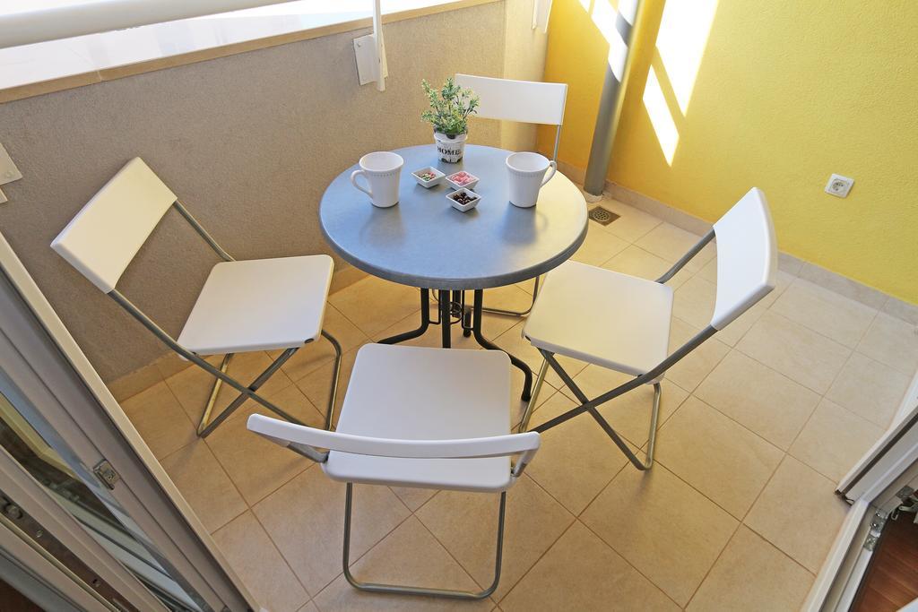Antonijas Sunny Apartment Макарська Екстер'єр фото