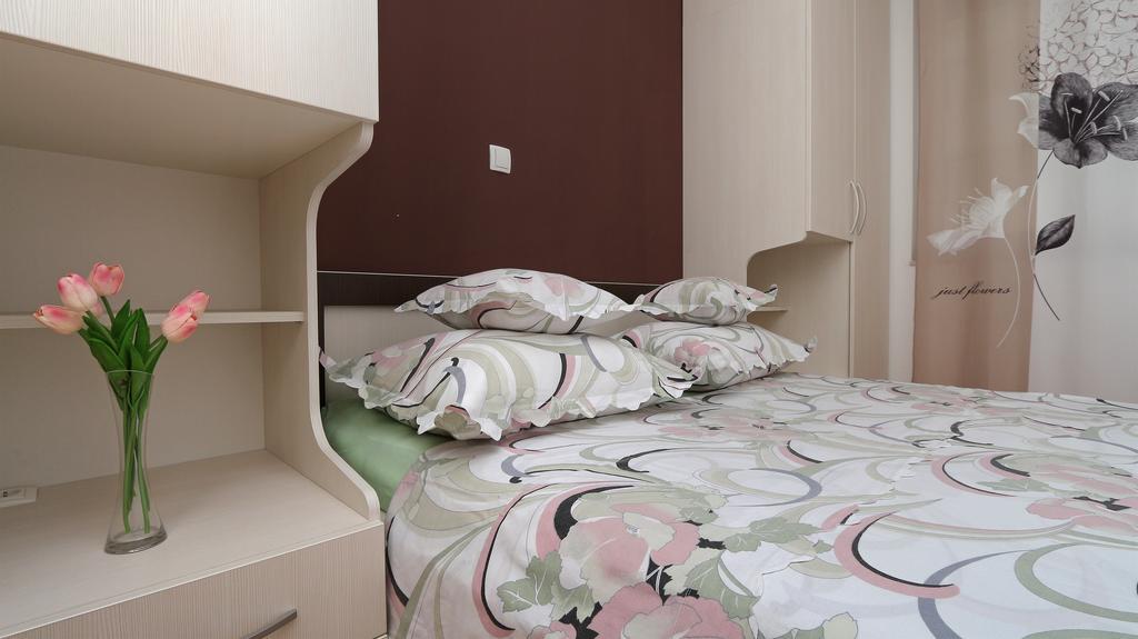 Antonijas Sunny Apartment Макарська Екстер'єр фото