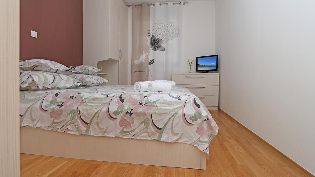 Antonijas Sunny Apartment Макарська Екстер'єр фото