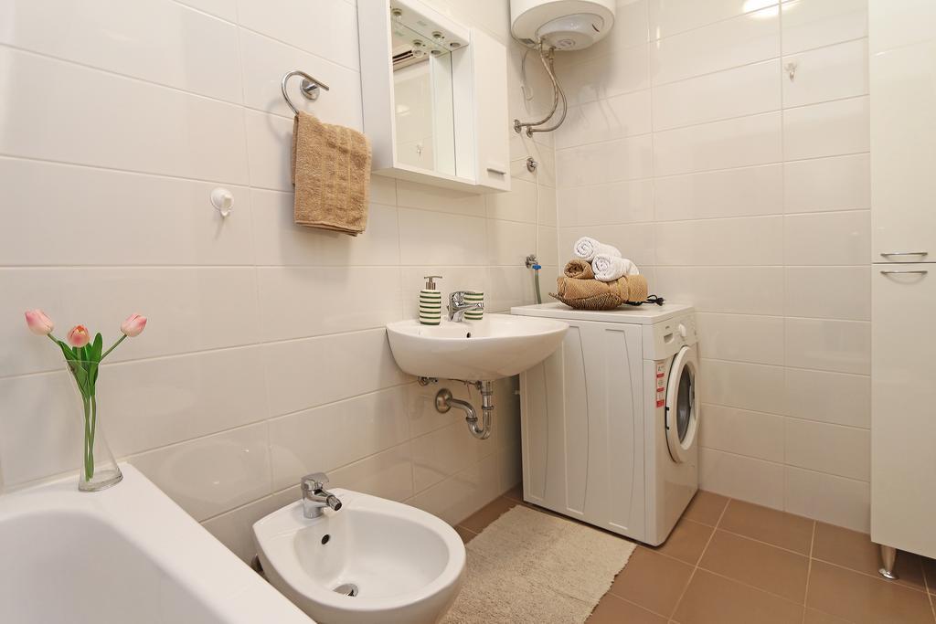 Antonijas Sunny Apartment Макарська Екстер'єр фото