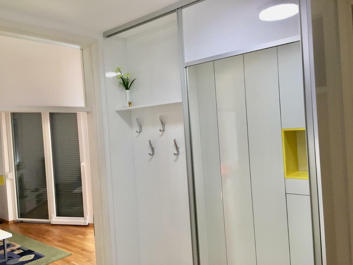 Antonijas Sunny Apartment Макарська Екстер'єр фото